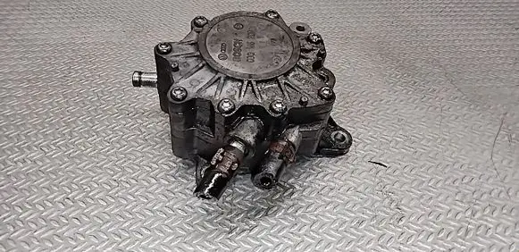 Volkswagen PASSAT B6 Vacuum pump 03G145209
