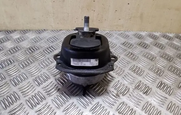 BMW X5 E70 Engine mount bracket 677381701 6773817