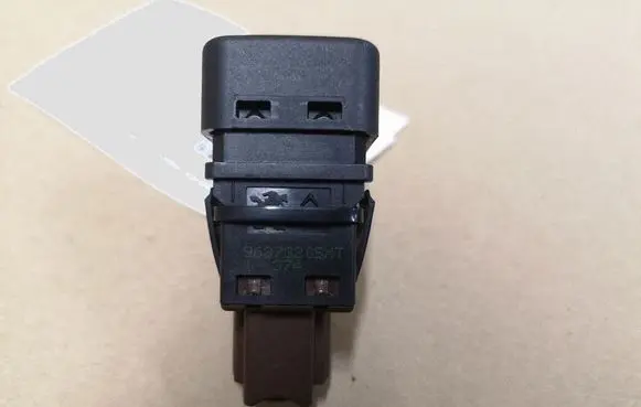 Peugeot 407 Passenger airbag on/off switch 96373205XT