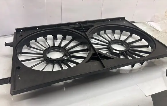 Dodge Caliber Radiator cooling fan shroud 24041245 PP30GF