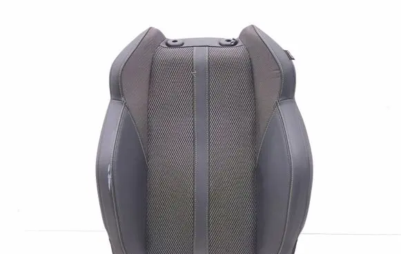 Peugeot 2008 II Front passenger seat 