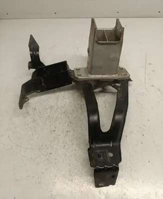 BMW 5 E60 E61 Front bumper mounting bracket 7163484