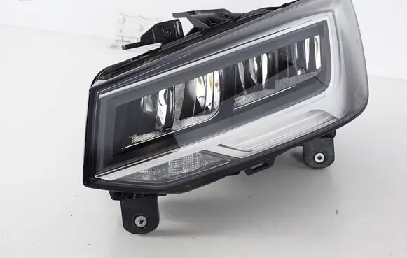 Audi Q2 - Headlight/headlamp 81A941011C
