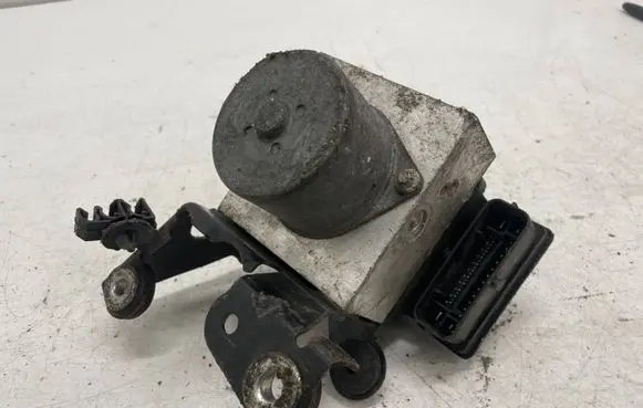 Volkswagen Sharan ABS Pump 8G912C405AB