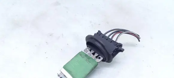 Mitsubishi Colt Heater blower motor/fan resistor R27KR74K