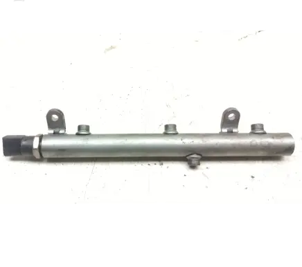 Mercedes-Benz E W211 Fuel main line pipe A6420700695 10022542 20051628