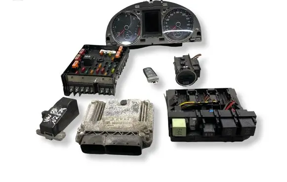 Volkswagen PASSAT B7 Engine ECU kit and lock set 03L907309AE 0281017946
