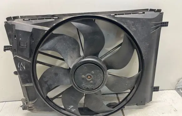 Mercedes-Benz C AMG W204 Electric radiator cooling fan 0130307015 A2045000193