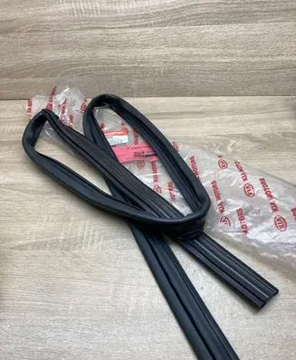 KIA Ceed Rubber seal rear door 825401H000