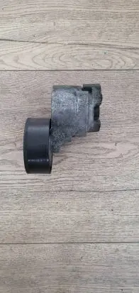 Iveco Daily 6th gen Alternator belt tensioner 504086751 2131808
