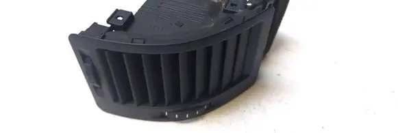 Skoda Octavia Mk2 (1Z) Dashboard air vent grill cover trim 1Z0819701