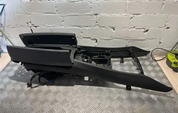 BMW 5 GT F07 Center console 724584