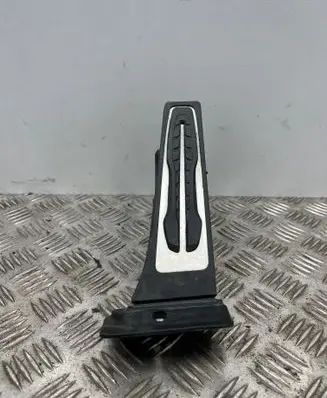 BMW 2 G42 Accelerator throttle pedal 6889820