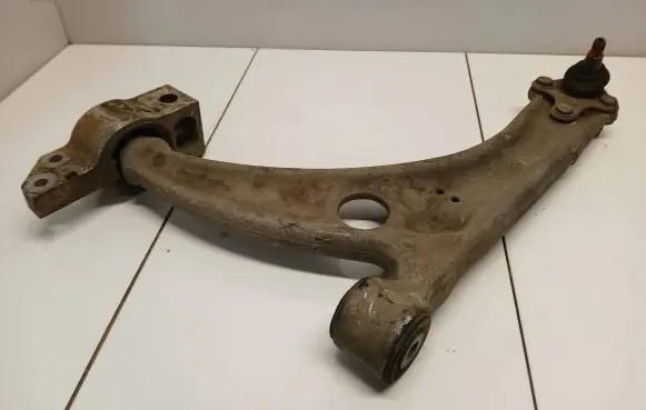 Volkswagen PASSAT B6 Front control arm