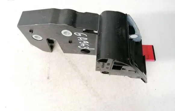 Volkswagen PASSAT B6 Seat back rest lock catch 3c9885682