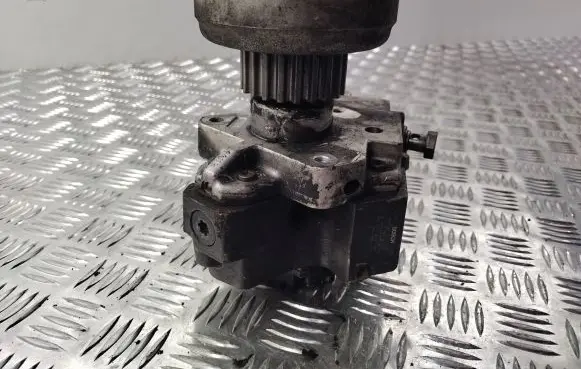 Audi A6 S6 C6 4F Fuel injection high pressure pump 059130755J 0445010125