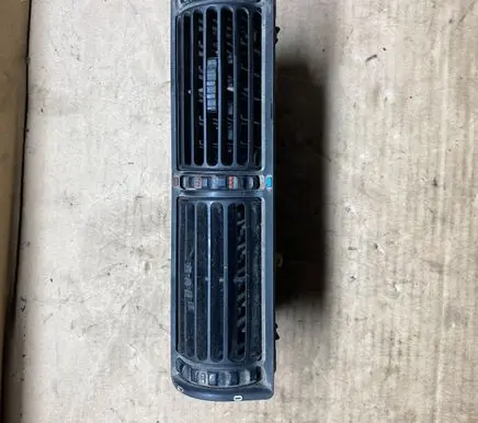 BMW 5 E34 Dashboard side air vent grill/cover trim E346422 13841069 F346422