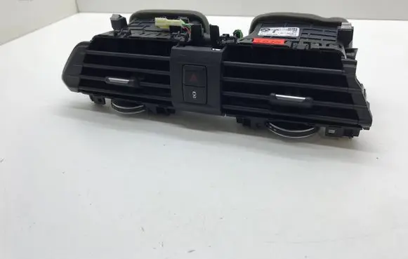 BMW X3 G01 Dash center air vent grill 9371467