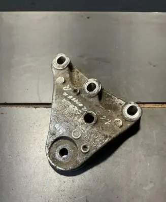 Skoda Roomster (5J) Engine mount bracket 6Q0199185