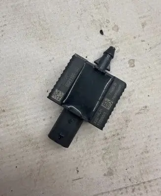 BMW X2 F39 Airbag deployment crash/impact sensor 6821100 11868033 11755001