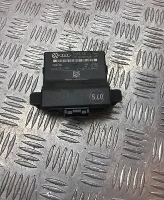 Volkswagen PASSAT B6 Gateway control module 3C0907530C 3C0907951A