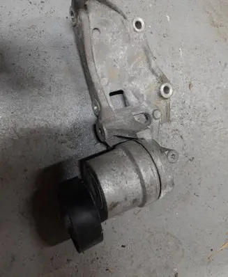 Subaru Outback (BS) Alternator belt tensioner 23769AA05A