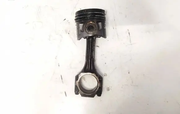 Volkswagen Golf III Piston with connecting rod