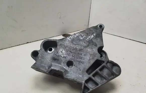 Volkswagen PASSAT B6 Engine mounting bracket 03G199207G V550K1S91