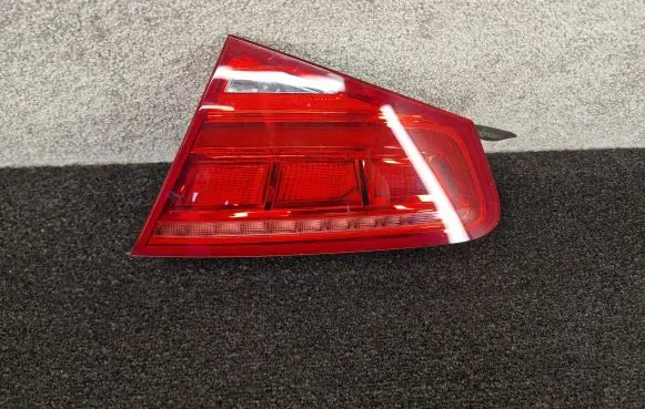 Audi A8 S8 D4 4H Tailgate rear/tail lights 4H0945094