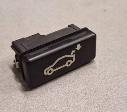 BMW X6 E71 Tailgate/boot open switch button 8375580