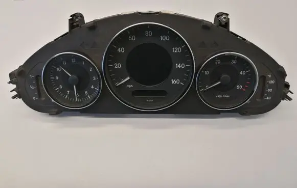 Mercedes-Benz CLS C219 Speedometer (instrument cluster) A2195406511