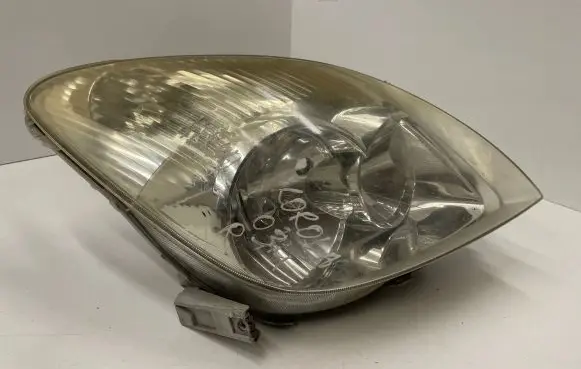 Toyota Corolla Verso E121 Headlight/headlamp UPM60GF20