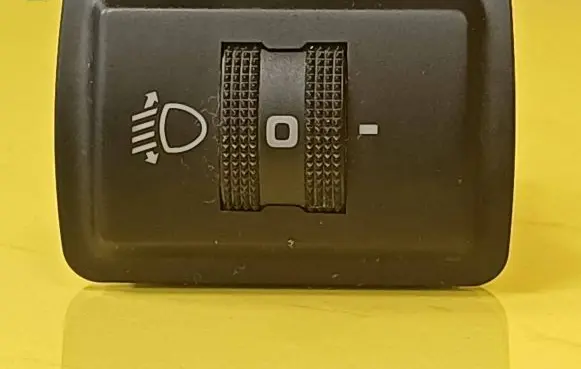 Audi A4 S4 B5 8D Headlight level height control switch 8D0941301B