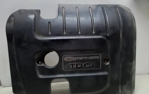 Ford Mondeo Mk III Engine cover (trim) M738A