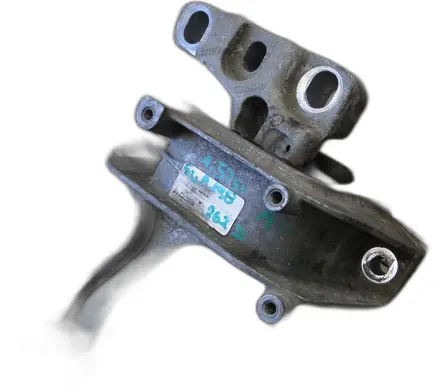 Engine mount vacuum valve