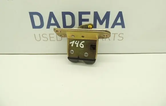 Volvo S40, V40 Tailgate/trunk/boot lock/catch/latch D146