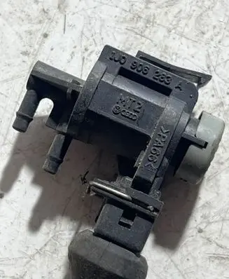 Seat Toledo II (1M) Turbo solenoid valve 1J0906283A