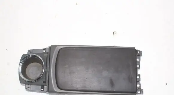 Toyota Prius+ (ZVW40) Armrest 5882347040