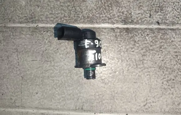 BMW 3 E90 E91 Fuel pressure regulator 