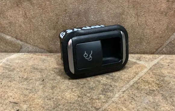 Mercedes-Benz CLS C218 X218 Tailgate/boot open switch button 