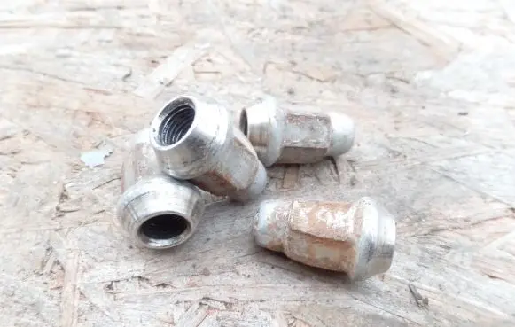 Nissan Primera Nuts/bolts 
