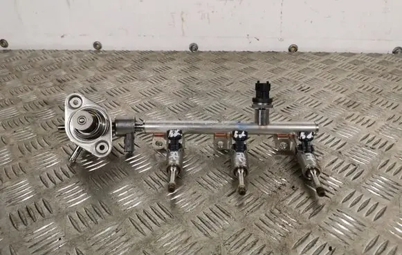 Suzuki SX4 S-Cross Fuel injection high pressure pump 0261520391 0261500568