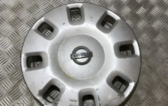 Nissan Micra R15 wheel hub/cap/trim 403153u800