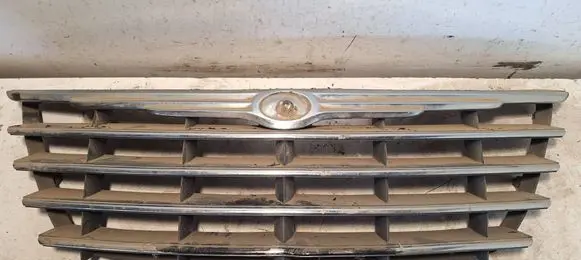 Front bumper upper radiator grill