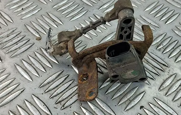 Jaguar XE Rear air suspension level height sensor GX733C280DB