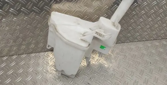 Windshield washer fluid reservoir/tank