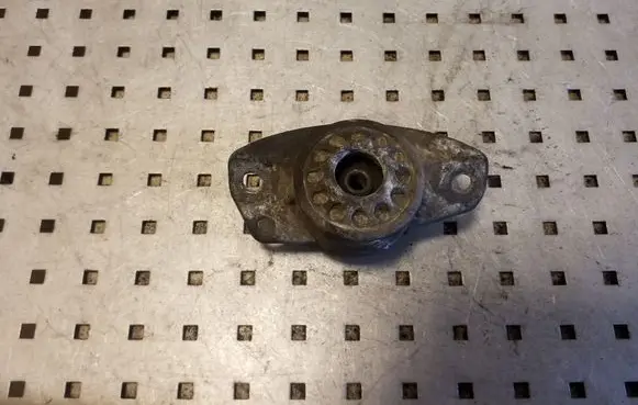 Audi A6 C7 Front shock absorber mounting bracket 4G0513353
