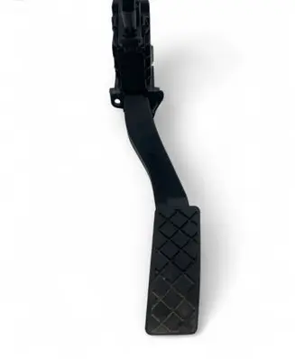 Accelerator throttle pedal