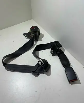 Nissan Primera Middle seatbelt (rear) 88842AV700