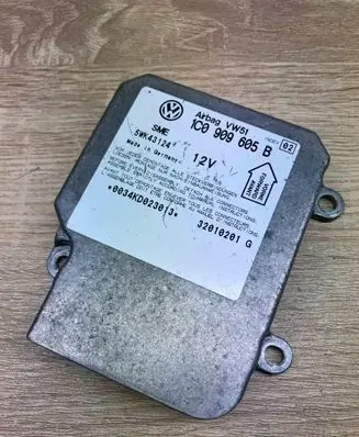 Volkswagen PASSAT B5 Airbag control unit/module 1C0909605B 5WK2806